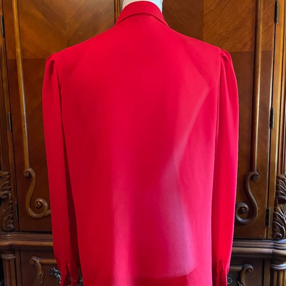 Beautiful "Kelly Scott" Red Blouse Size 10 but fits like a 12. - Picture 4 of 4